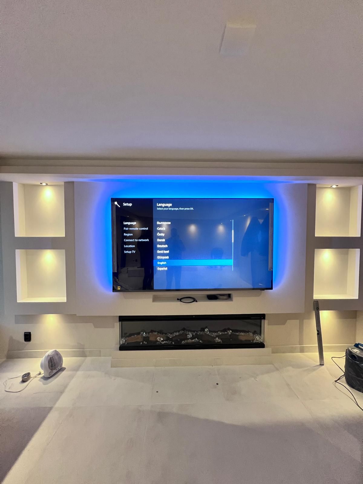 Cinewall in uitvoering met nissen en verlichting